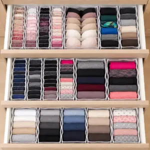 Três gavetas com as dezoito colmeias do Kit Guarda-Roupa Casal com viés